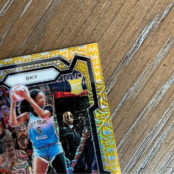 🔥Angel Reese🔥 Gold Icons RC 81/500 Monopoly - Picture 7 of 9